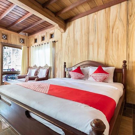 Oyo 1425 Beach Wind Bungalows Gili Trawangan Exterior photo