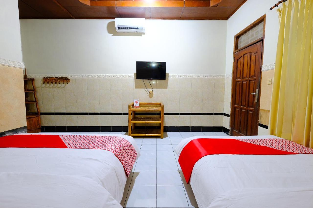 Oyo 1425 Beach Wind Bungalows Gili Trawangan Exterior photo